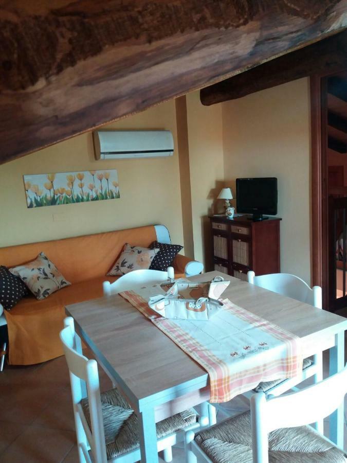 מילו Petite Maison Dell'Etna מראה חיצוני תמונה